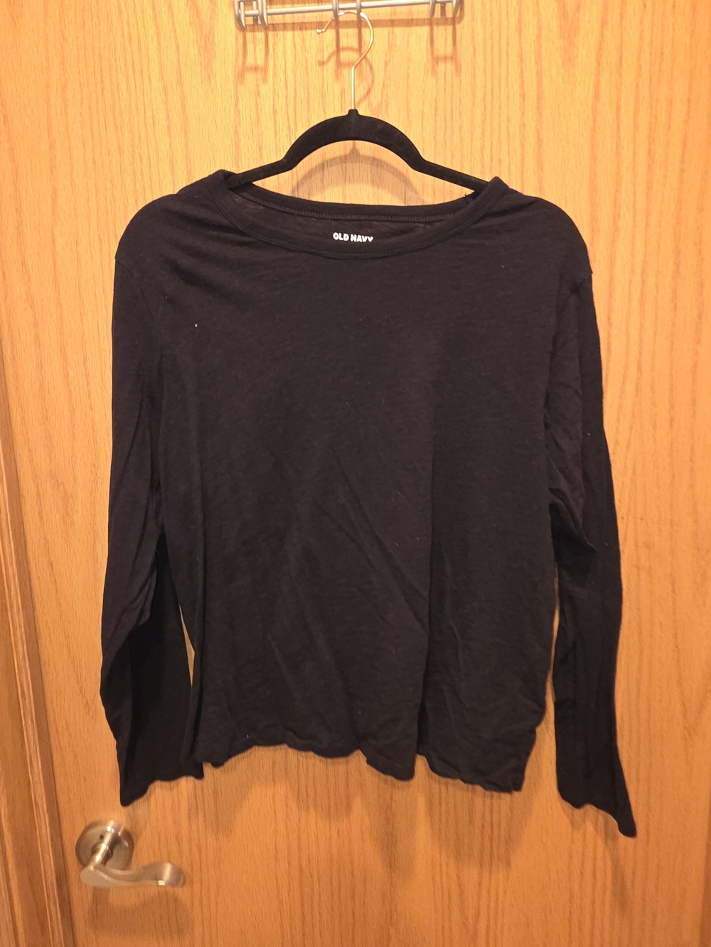 Old Navy Women's Long-Sleeve Crewneck Tee in Black